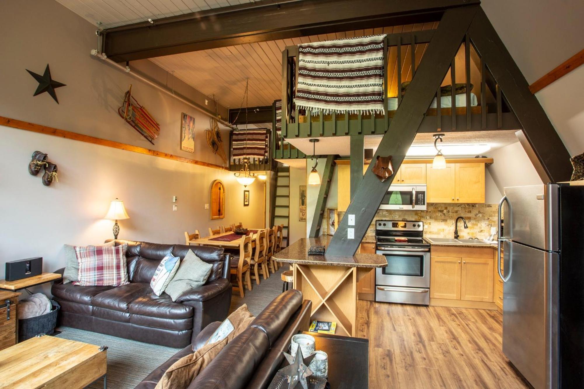 The Pinnacles Suites & Townhomes Silver Star Esterno foto