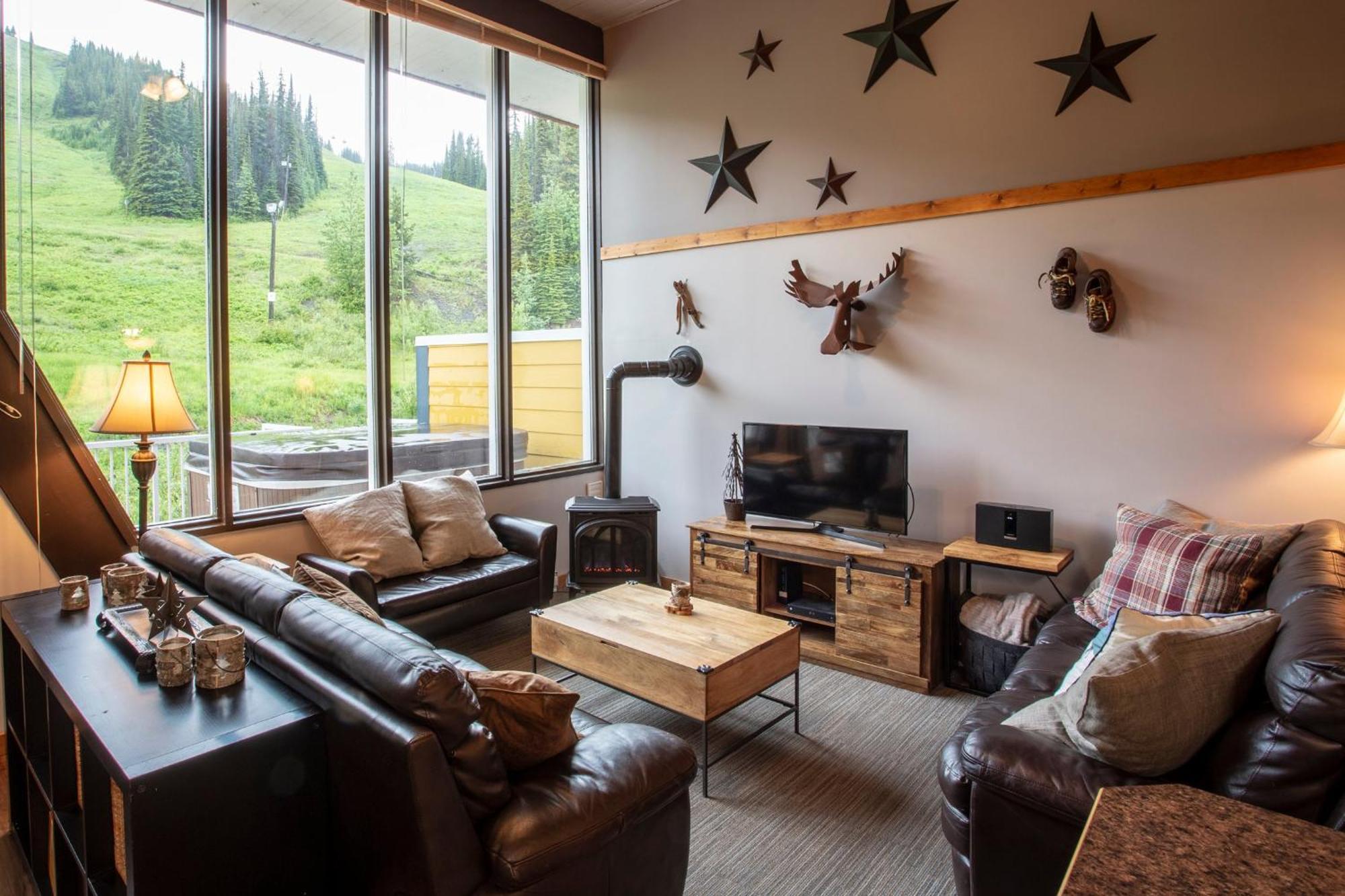 The Pinnacles Suites & Townhomes Silver Star Esterno foto
